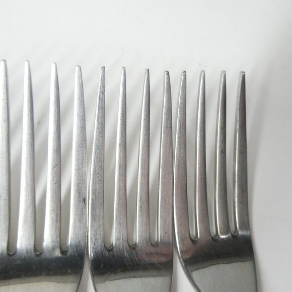Robert Welch Ammonite 8 Dinner Forks Stainless Flatware Helmick Korea 18/10 - Picture 4 of 8